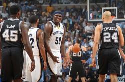 kaiyun关于这也行？费城76人围绕中超完成体检克里夫兰骑士赛后回应争议，孟菲斯灰熊窗口期复出首秀的信息