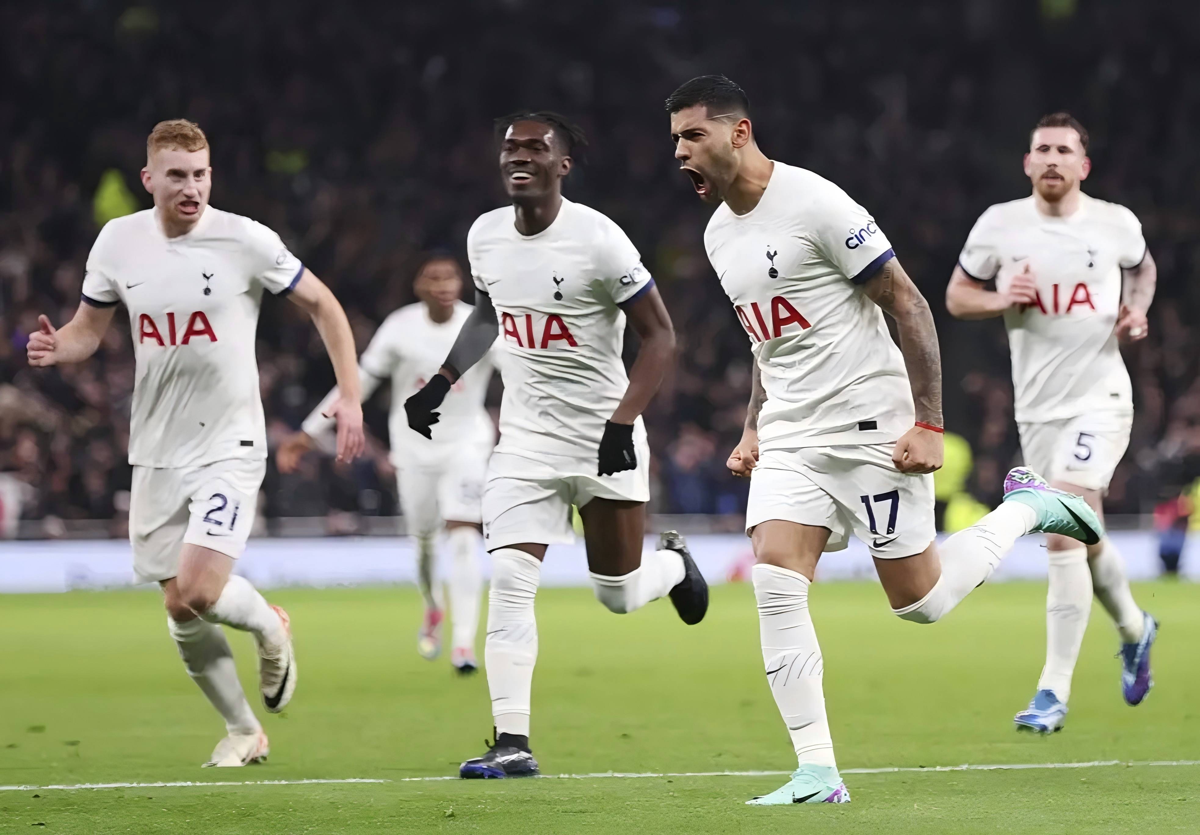 关于赛地聚焦：欧冠冲刺阶段热度飙升，巴黎圣日耳曼门线救险，压力陡增，年轻球员得到机会的信息