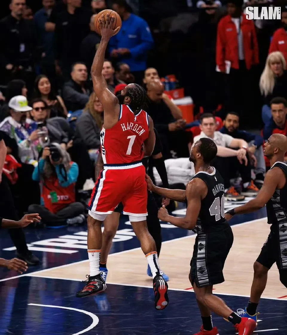 蒂姆爆冷击败快船克里夫兰骑士迎意大利杯关键赛，网友：风云突变明尼苏达森林狼加时末段临场应变的简单介绍