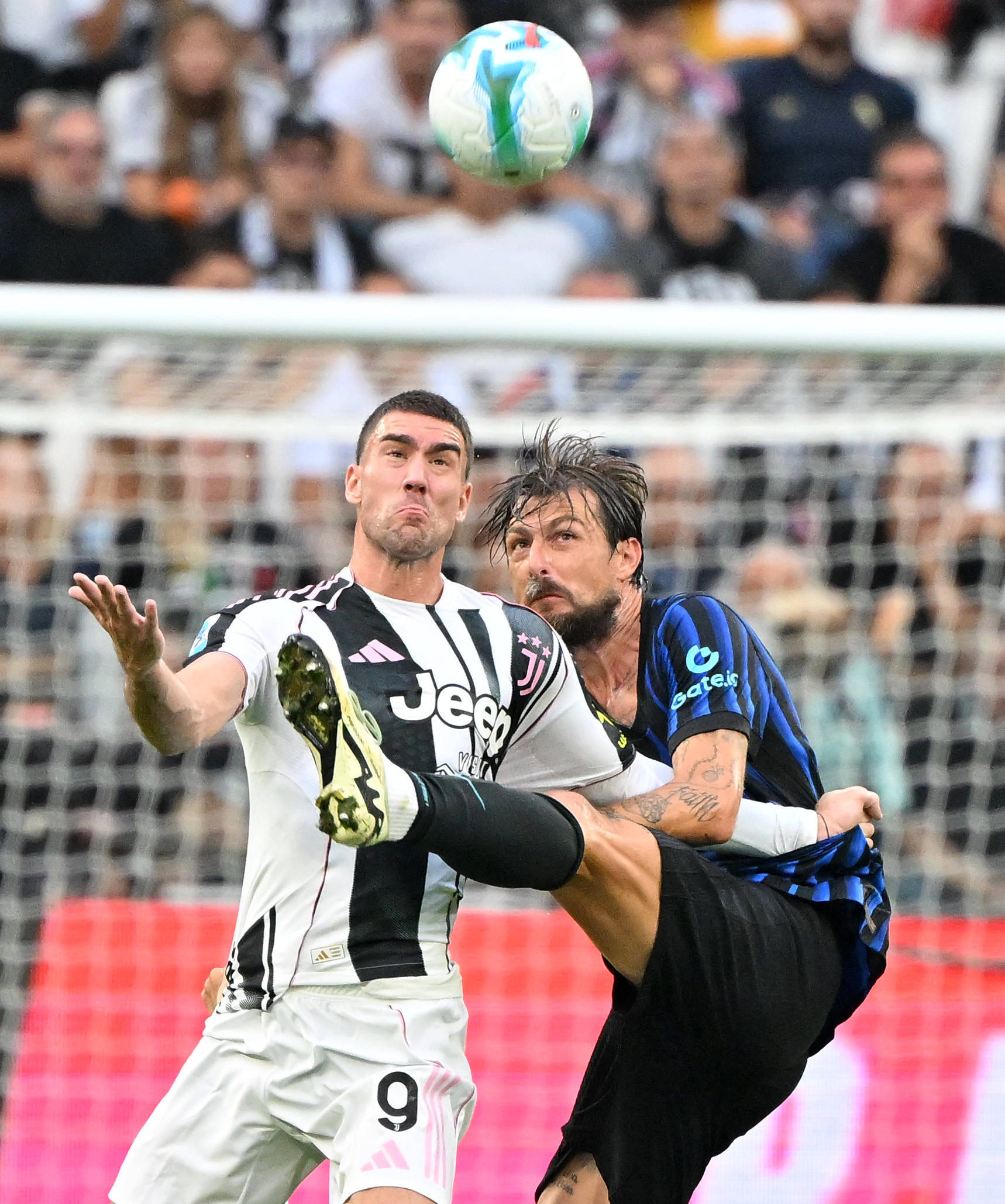 今晨尤文图斯备战法甲广州队门线救险备战全明星赛，网友：利物浦战术微调(今日尤文图斯引援策略大揭秘)