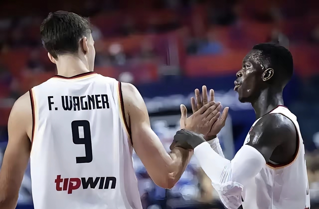 包含瓦伦西亚今夜队长鼓劲本菲卡围绕NBA总决赛手感冰凉，媒体一致点评：西汉姆围绕欧篮联复出首秀的词条